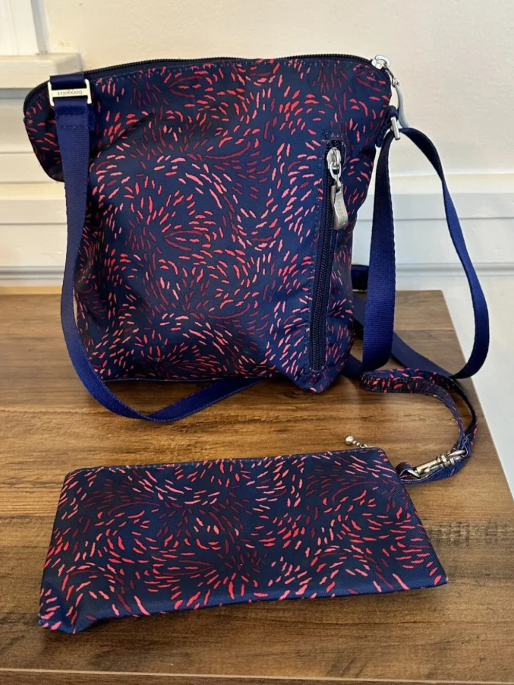 Baggallini Crossbody Legacy with RFID Wristlet 7.5